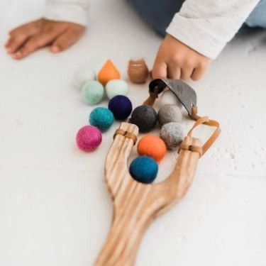 Felt Ball Slingshot Toy - Woodwork Toys