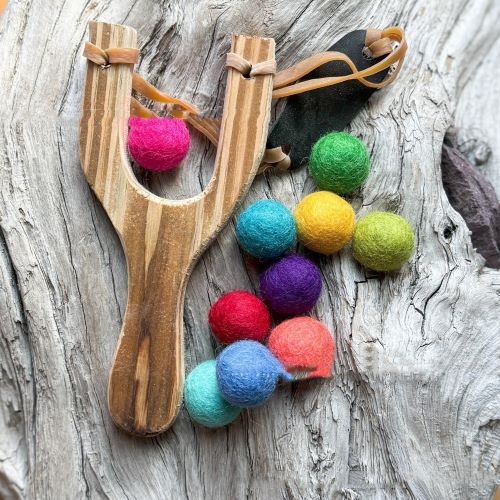 Felt Ball Slingshot Toy - Woodwork Toys